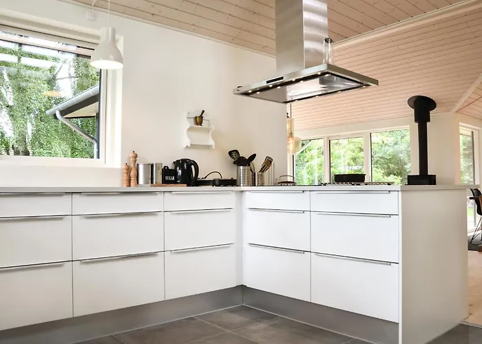 別荘 Three-bedroom In Dronningmølle
