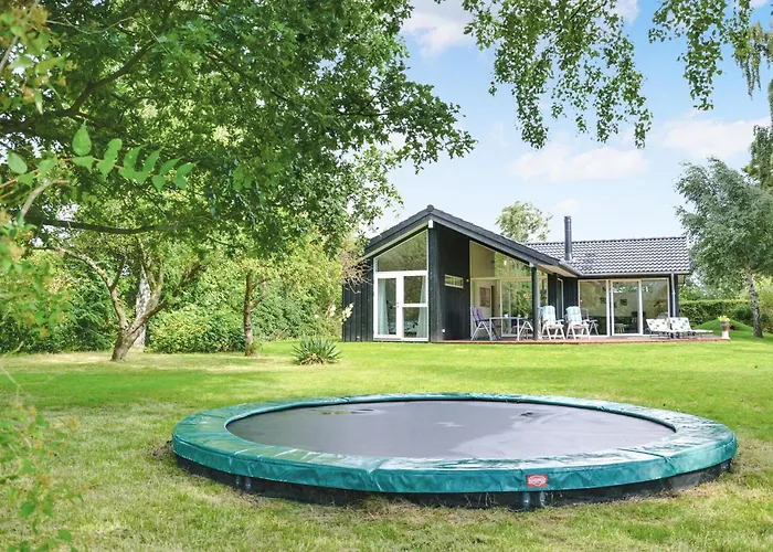 別荘 Three-bedroom In Dronningmølle